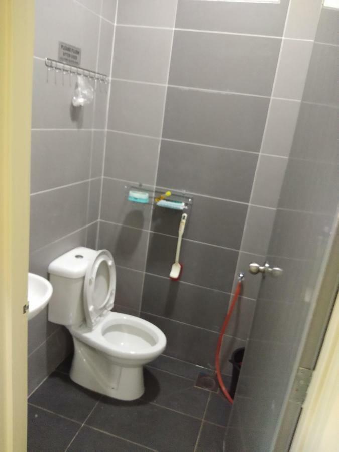 Z&M Homestay Jertih Exteriör bild